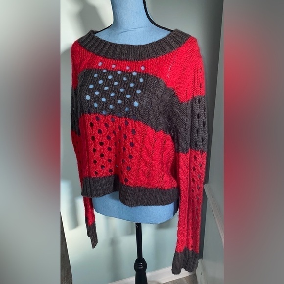 Women’s Sweater Striped Red and Gray Crewneck Size XL in EUC Super Cute Fit - Picture 5 of 7